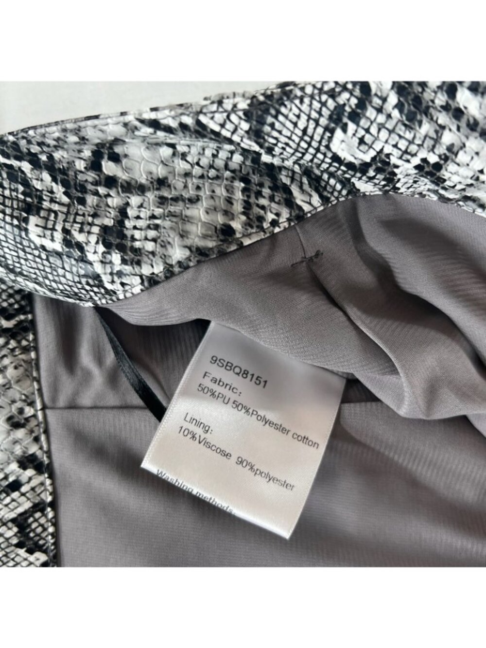 J.ING Faux Leather Snake Print Mini Skirt Size M Lined Zip Fly Pocket Gray Black - Picture 13 of 13